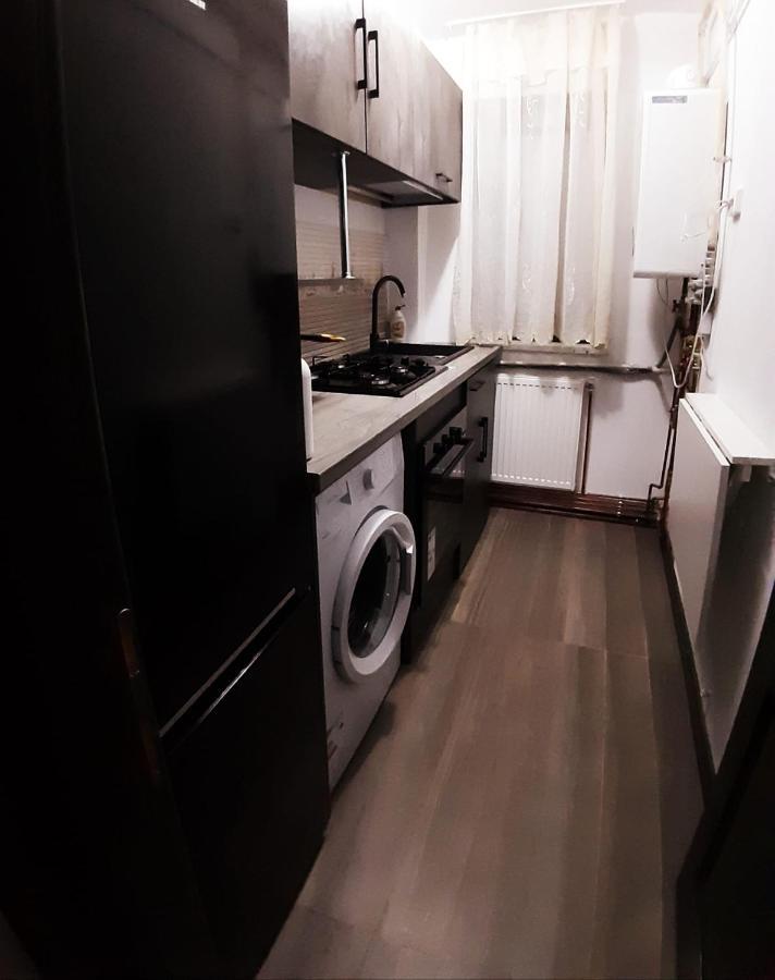 Apartament confortabil în Târgu Jiu Exterior foto