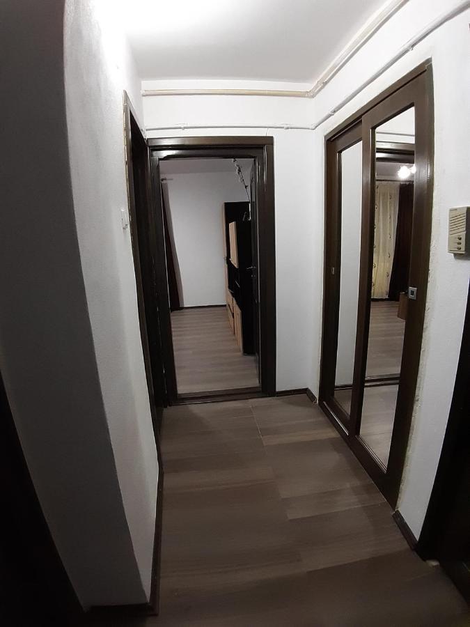 Apartament confortabil în Târgu Jiu Exterior foto